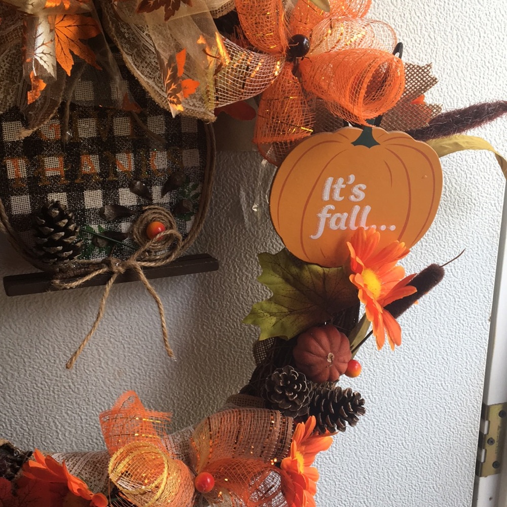 Fall Holiday wreath - Picture 4 of 5